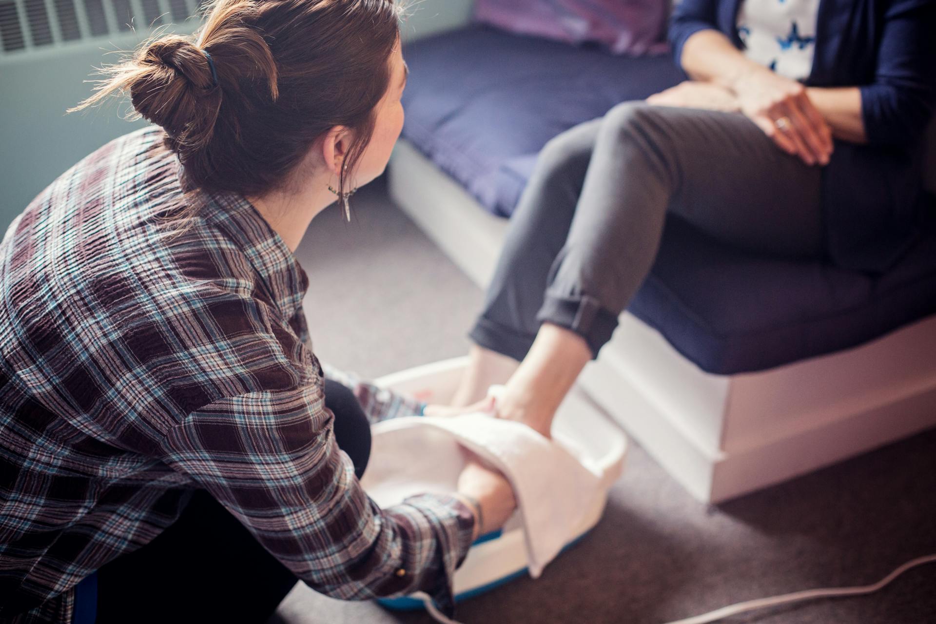 Foot Massage for Swollen Feet: What You Need To Know