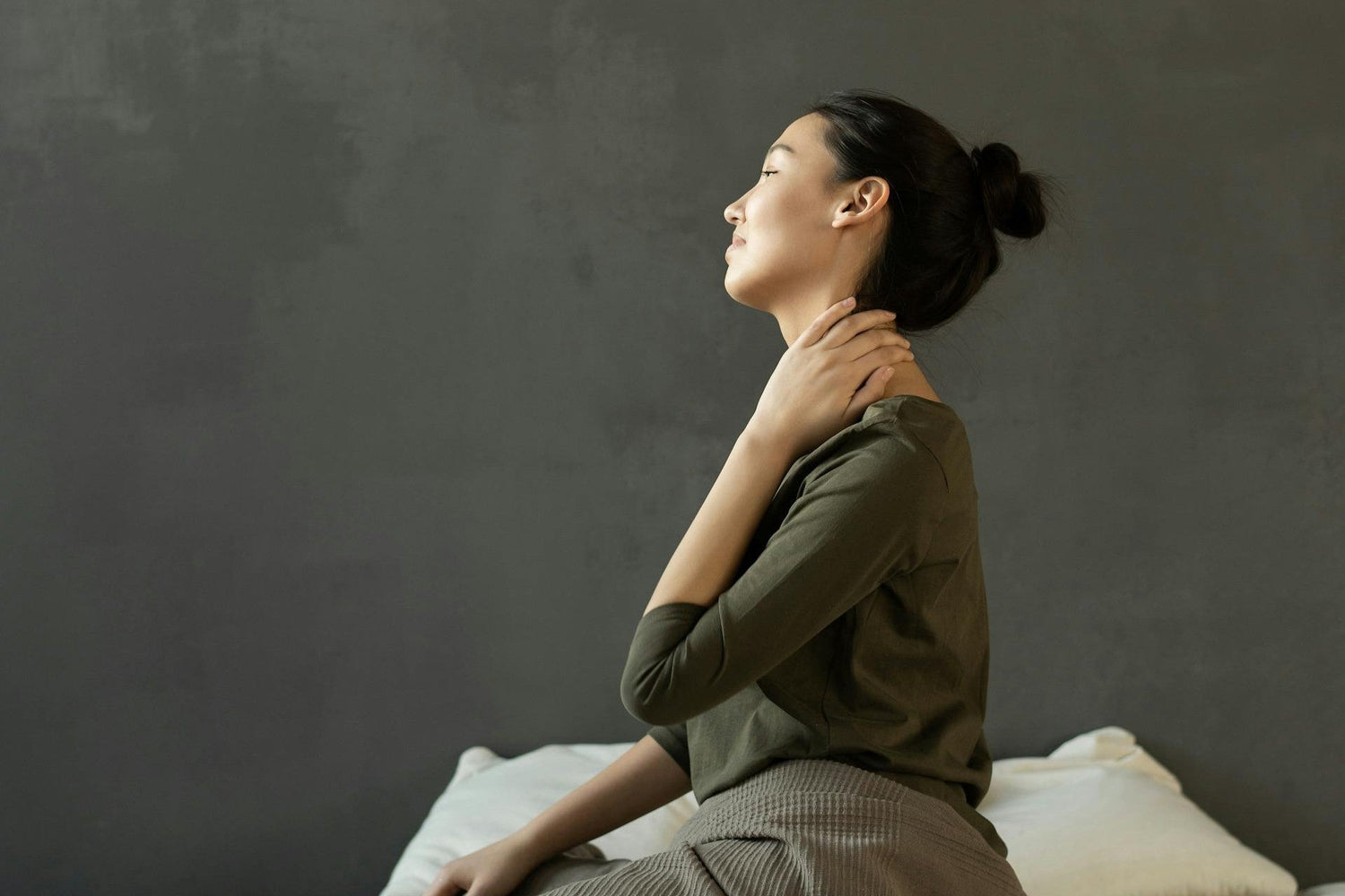 Is Massage Good for Neck Arthritis? Benefits & Safety Tips
