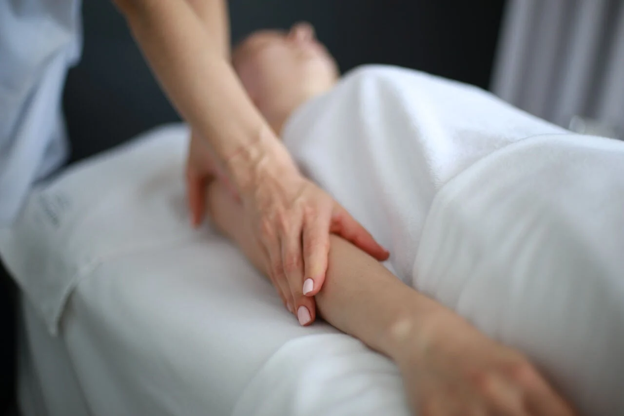 Massage for Spinal Cord Injury: Benefits and Safety Tips